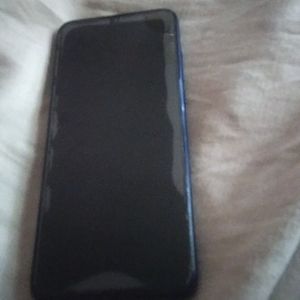 I am selling my Moto g play phone